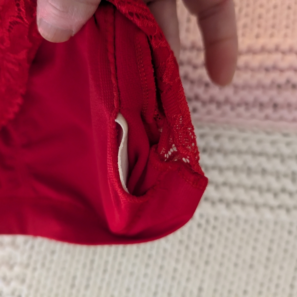 Callie Lives Red Bandeau - Picture 4 of 8